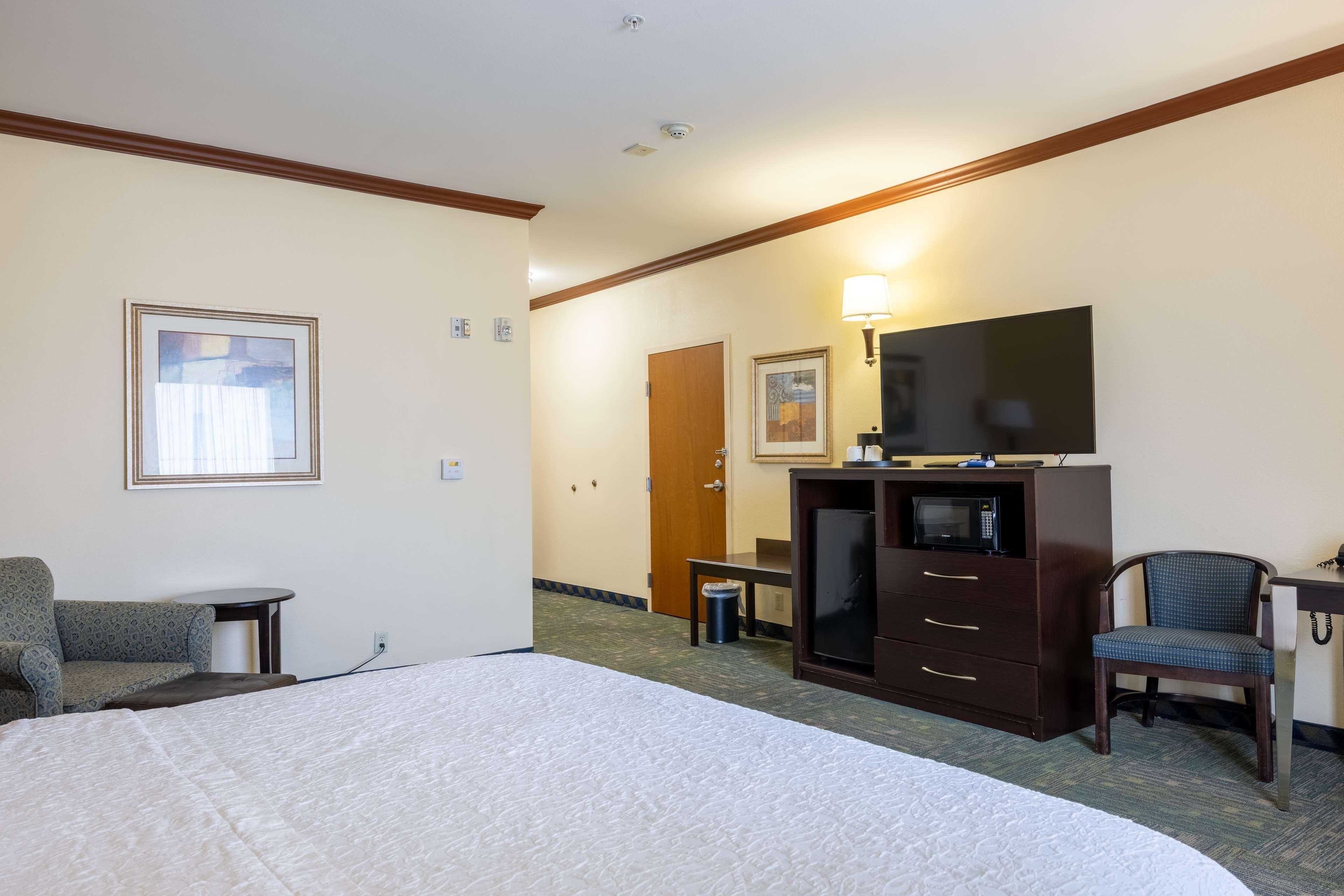 Hampton Inn Alice Екстериор снимка