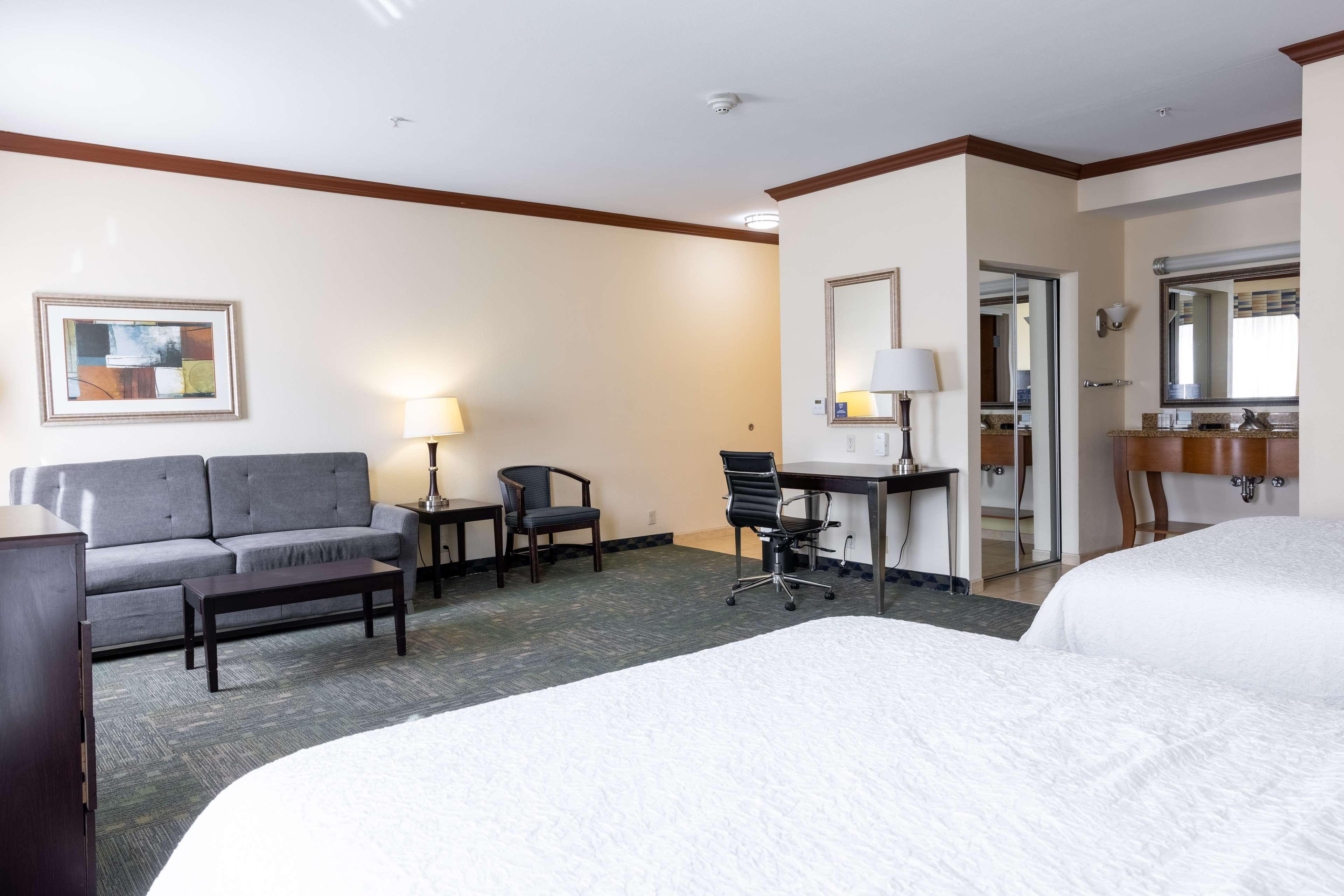 Hampton Inn Alice Екстериор снимка