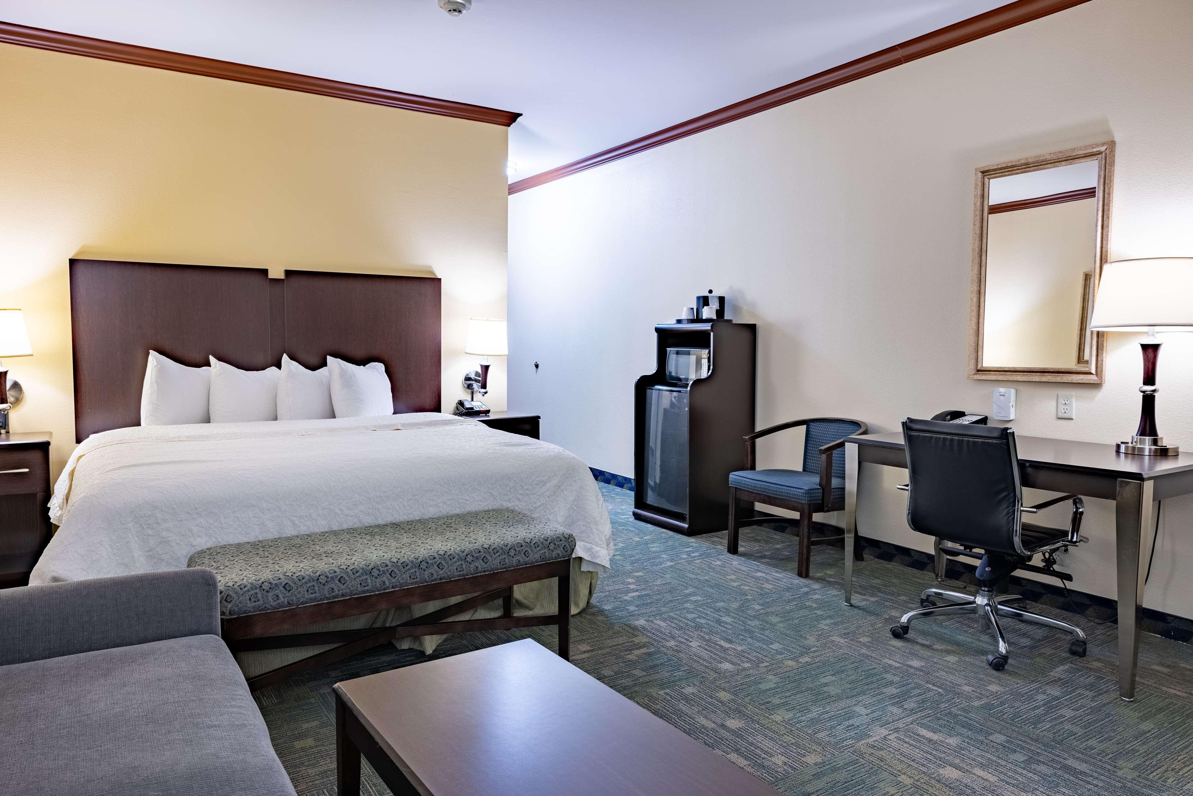 Hampton Inn Alice Екстериор снимка